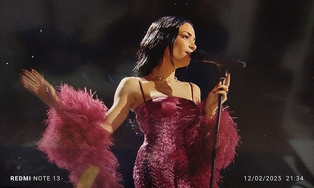 Elodie-sul-palco-di-Sanremo-in-Gucci